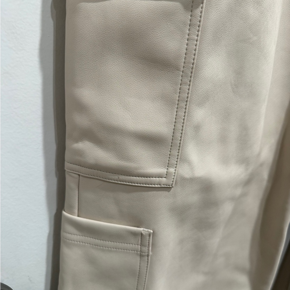 Express Cream Wide Leg Pants. Hardly Used - Picture 3 of 6